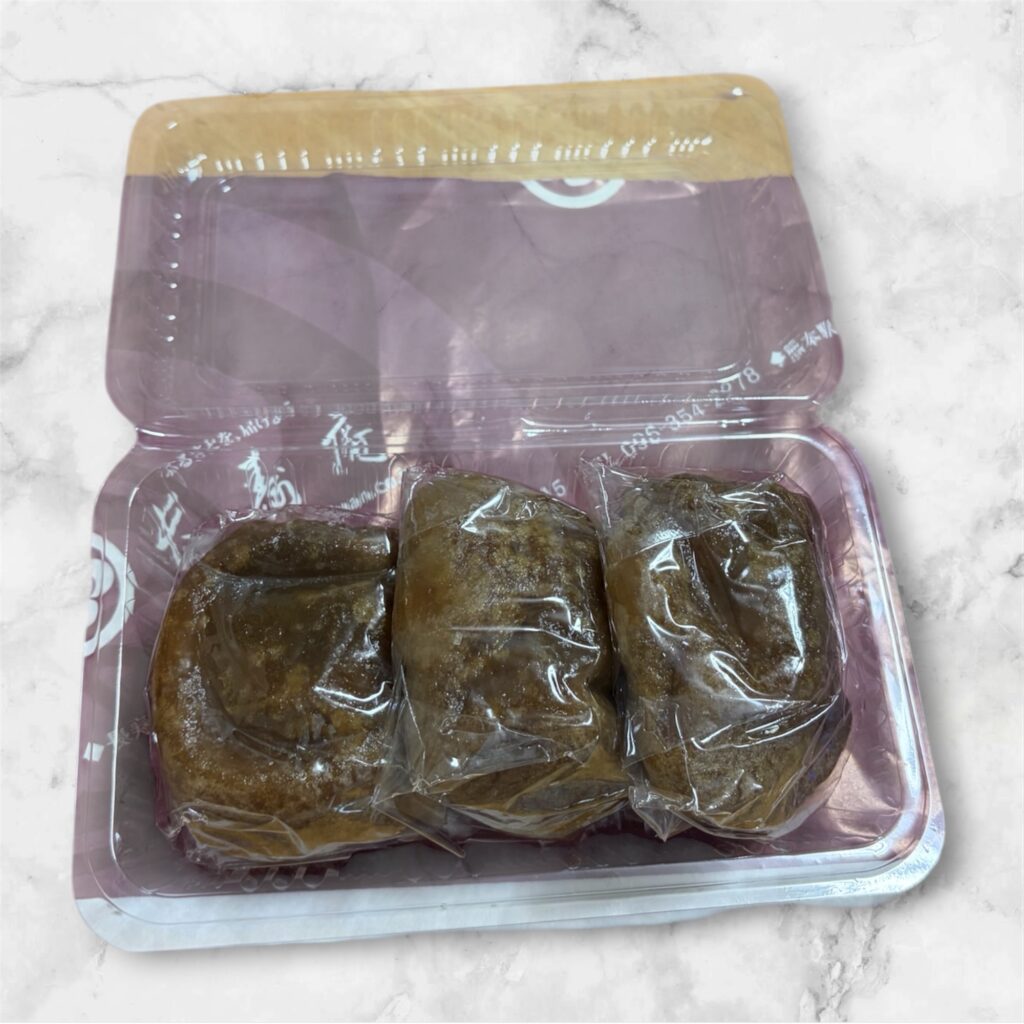 熊本駅の長寿庵で購入したいきなり団子（黒糖味）