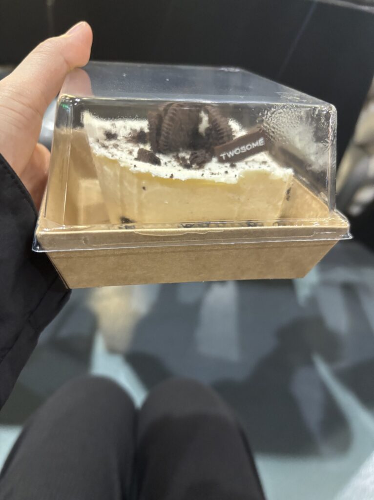 金海空港内にあるカフェのアイスケーキ